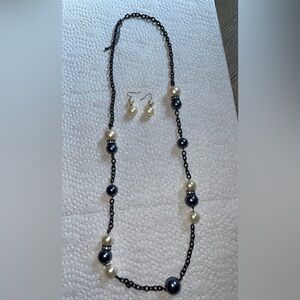 Necklace & earrings set